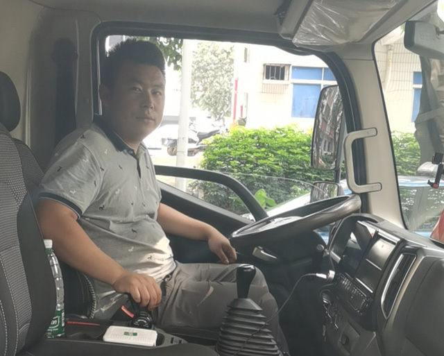 可靠穩(wěn)定跑得快 朋友推薦的國(guó)六歐馬可S1讓他超信賴(lài)